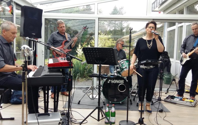 „Musik fürs Leben“ mit Who´s Claude im Hospiz des Vinzenz Pallotti Hospital